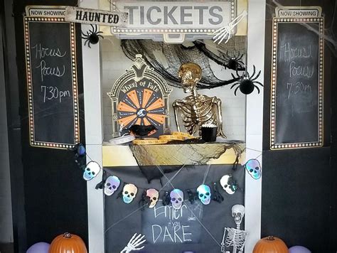 DIY Halloween Ticket Booth | Fun365