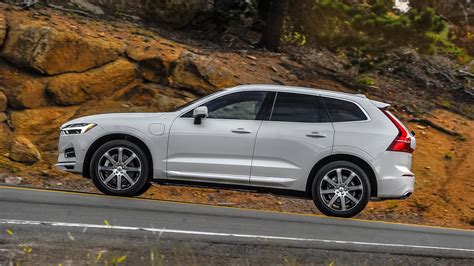 2018 Volvo XC60 T8 Review: Performance And Green In One