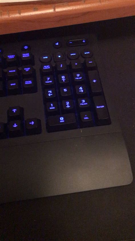 Logo RGB on my G502 Not syncing or turning off : r/LogitechG