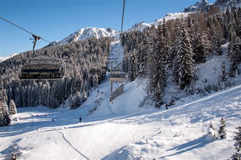 Snow fun in the Dolomiti Superski area