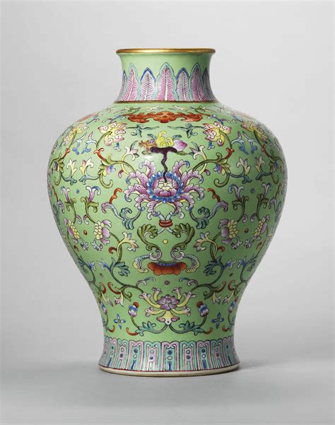 A guide to the symbolism of flowers on Chinese ceramics | Christie's