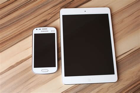 White Ipad and Samsung Smartphone · Free Stock Photo
