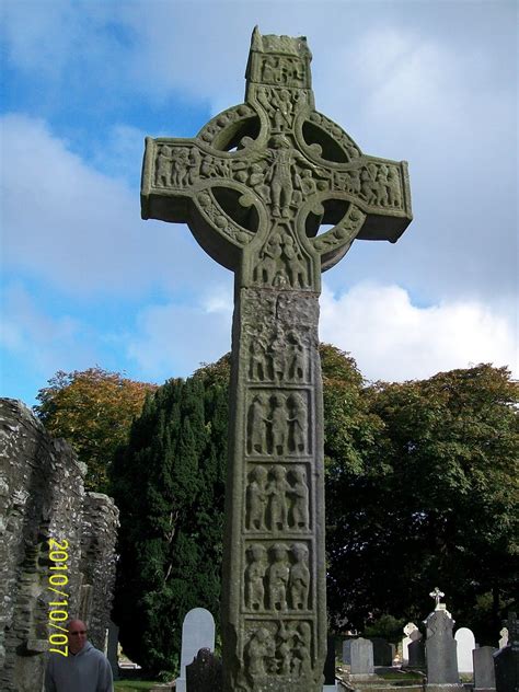 An ancient Celtic cross. Perhaps one of the most identifiable symbols of Ireland. | County clare ...