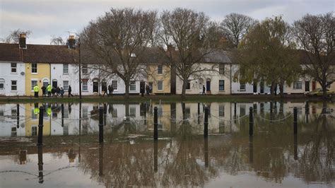 Flood defence spending 'favours wealthy areas' | UK News | Sky News