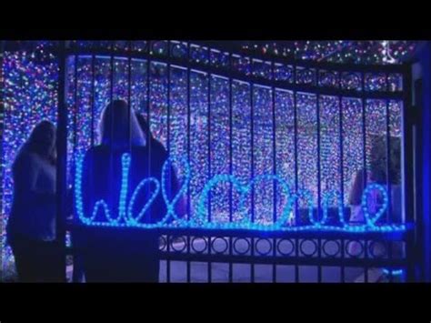 Australian family set Christmas lights record | Clamor World