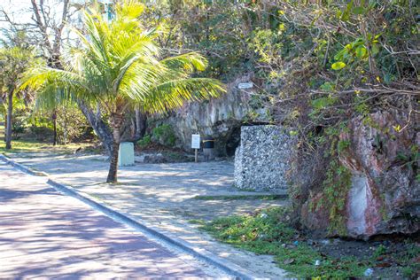 Caves Beach, a tropical escape at the Underground Nassau Caves