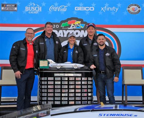 Ricky Stenhouse Jr., race team celebrate 'perfect ending' with Daytona ...