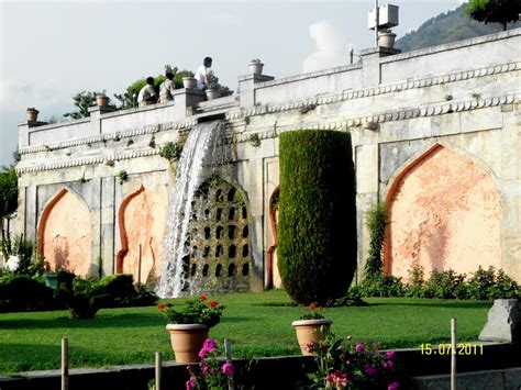 Sridharan's Travelogue..!: Srinagar - Mughal Gardens