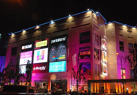 The Top 10 Biggest Shopping Malls in India | HubPages