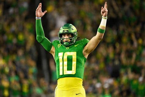 Oregon's Bo Nix leads the Ducks into the 2023 college football season