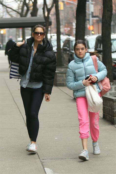 Suri Cruise Looks So Grown Up With Mom Katie Holmes In NYC – See Pics ...