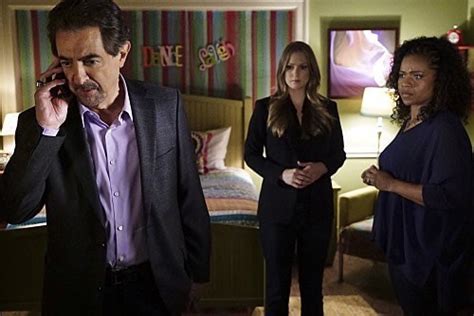 Criminal Minds Finale Recap and Spoilers 5/6/15: Season 10 Episode 23 "The Hunt" | Celeb Dirty ...