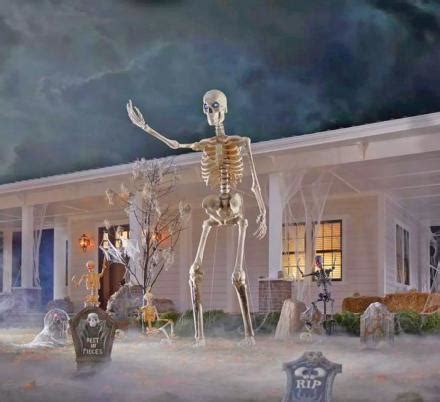 This Giant 12 Foot Skeleton Is The Ultimate Halloween Decoration For 2021