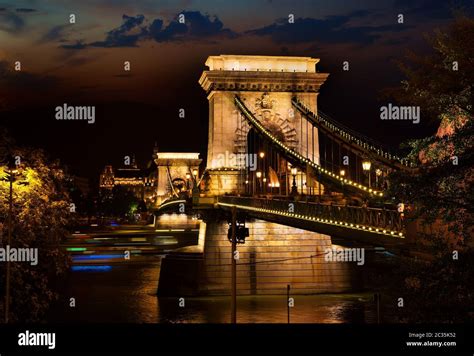 Night over Chain bridge Stock Photo - Alamy