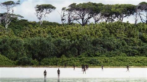 Rare Footage of Isolated Sentinelese Tribe That Attacks Outsiders Who ...