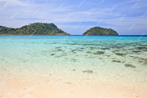 Premium Photo | Tropical beach in thailand
