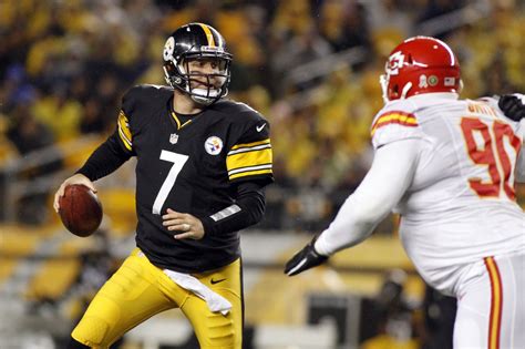 Ben Roethlisberger Injury: Report suggests Big Ben may have hurt his ...