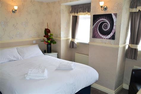 Lyndene Hotel Deals & Reviews, Blackpool | LateRooms.com