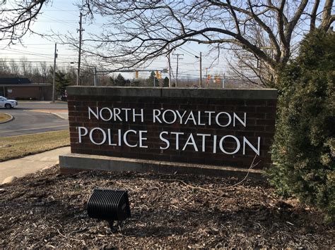 High ‘DoorDashing’ driver nearly hits ambulance: North Royalton Police Blotter - cleveland.com