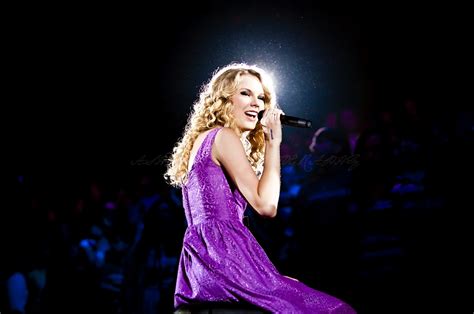 Taylor Swift - Photoshoot #101: Fearless Tour (2009) - Anichu90 Photo (17988833) - Fanpop