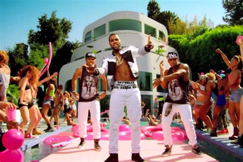 Jason Derulo Releases 'Wiggle' Video Featuring Snoop Dogg