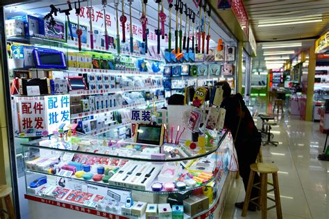 A visit to the largest electronics market in the world | Le Wagon