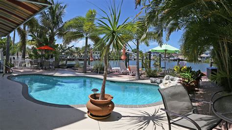 Manatee Bay Inn Water Front Bed and Breakfast Ft. Myers Beach, Florida