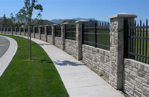 Penting Brick Wall Fence Design Ideas, Dekorasi Tembok