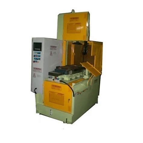 CNC Vertical Band Saw Machine at best price in Faridabad by Tannu Tools Private Limited | ID ...