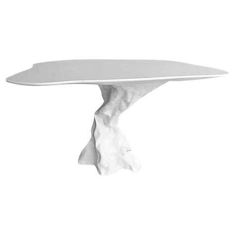 Outdoor Round Dining Table in White Lacquer For Sale at 1stDibs