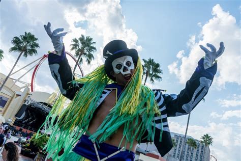 Mardi Gras 2021 at Universal Orlando - complete insider's guide