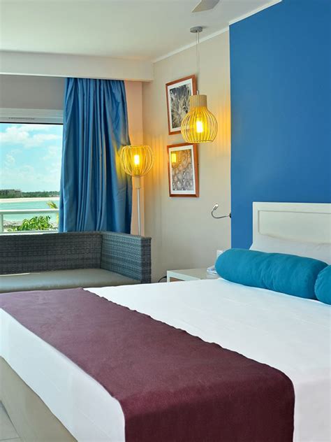 Grand Aston Cayo Las Brujas Beach Resort & Spa | Air Canada Vacations