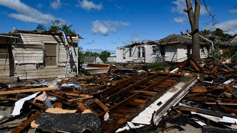 South Carolina tornado damage adds to coronavirus quarantine stress