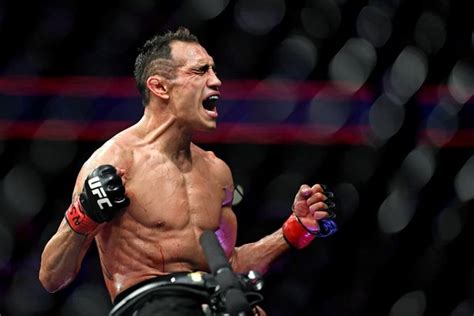 Who won Tony Ferguson vs Anthony Pettis? Result from bloody encounter at UFC 229 - Mirror Online