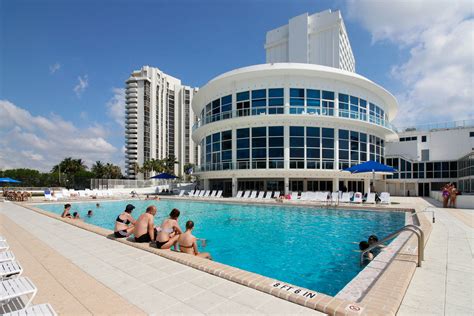 Miami Beach House Rentals, Vacation Rentals, Condos | Vacasa