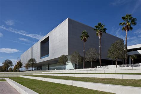 E&H Steel Corporation | Tampa Museum of Art