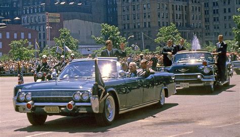 JFK limo 7/4/62 Philadelphia John Kennedy, Kennedy Family, Lincoln Continental, Limousine, John ...