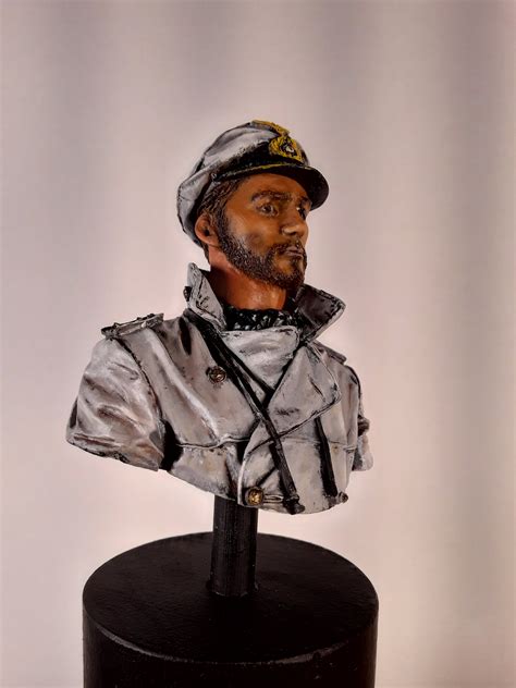 Young Miniatures U-boat Commander WWII Built and Painted Resin Bust Kit Model - Etsy