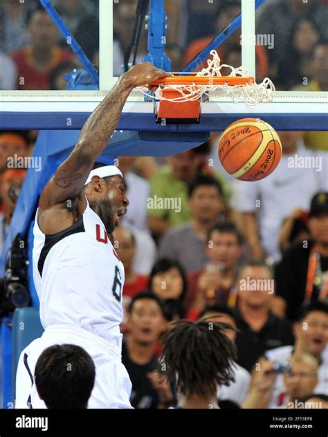 USA's Lebron James (6) dunks in the 1st quarter of their opening round ...