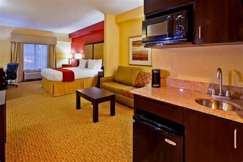 Holiday Inn Express Hotel and Suites Nashville-Opryland: Nashville Hotels Review - 10Best ...