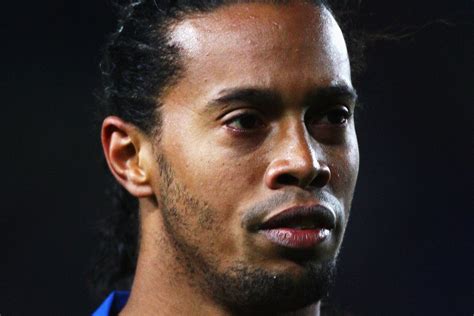 WATCH: Ronaldinho Up to His Old Tricks as FC Barcelona Legends Defeat ...