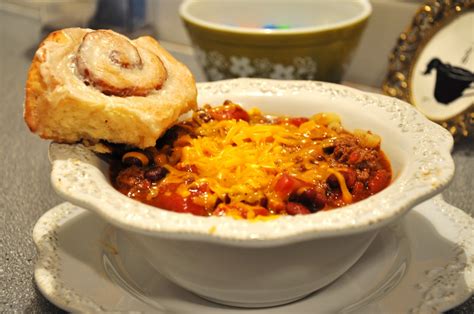 Cinnamon Rolls and Chili | Tellwut.com