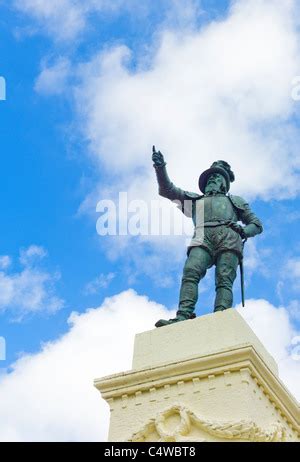 Statue of Juan Ponce de Leon in Ponce de Leon Circle along A1A in ...