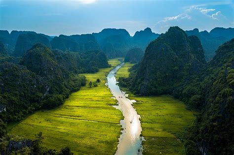 Ninh Binh, Tam Coc & Hoa Lu Tour - Tourist Journey