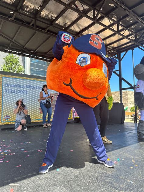 Otto the Orange Is the Newest Member of the Mascot Hall of Fame (Photo ...