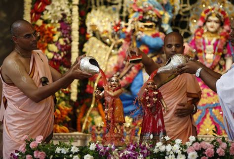 In pictures: Shri Krishna Janmashtami celebrations across Gujarat | DeshGujarat