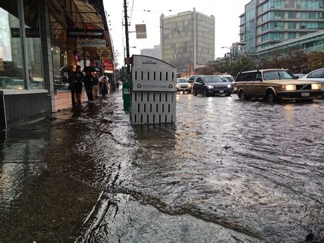 Torrential rainfall causes flooding in Vancouver streets (PHOTOS) | News