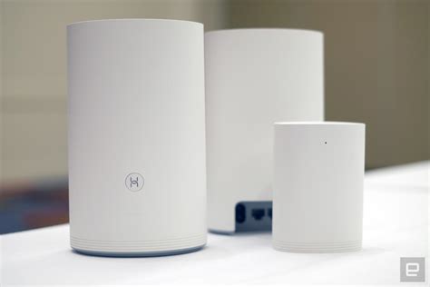 Huawei's new hybrid routers blend mesh and powerline connectivity