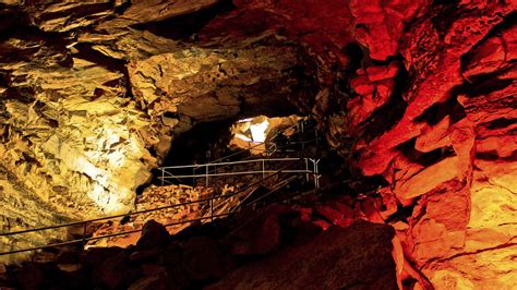 Watch Wonders of the National Parks: A Geology of North America - S1:E33 Mammoth Cave, Wind Cave ...