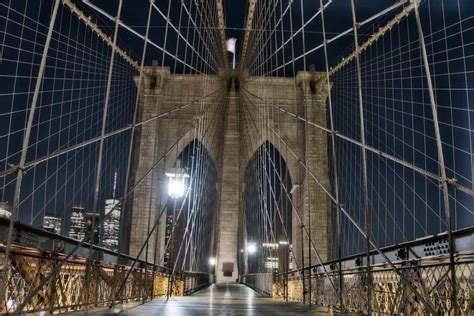 A Brooklyn Bridge at Night Experience + Photography | TripTins